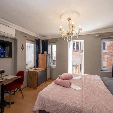 Apartmanhotel Chanel Suits *