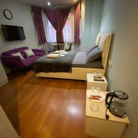 Chanel Suits Apartmanhotel