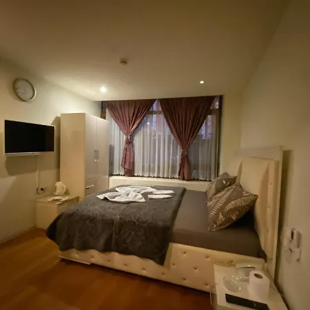 Chanel Suits Apartmanhotel